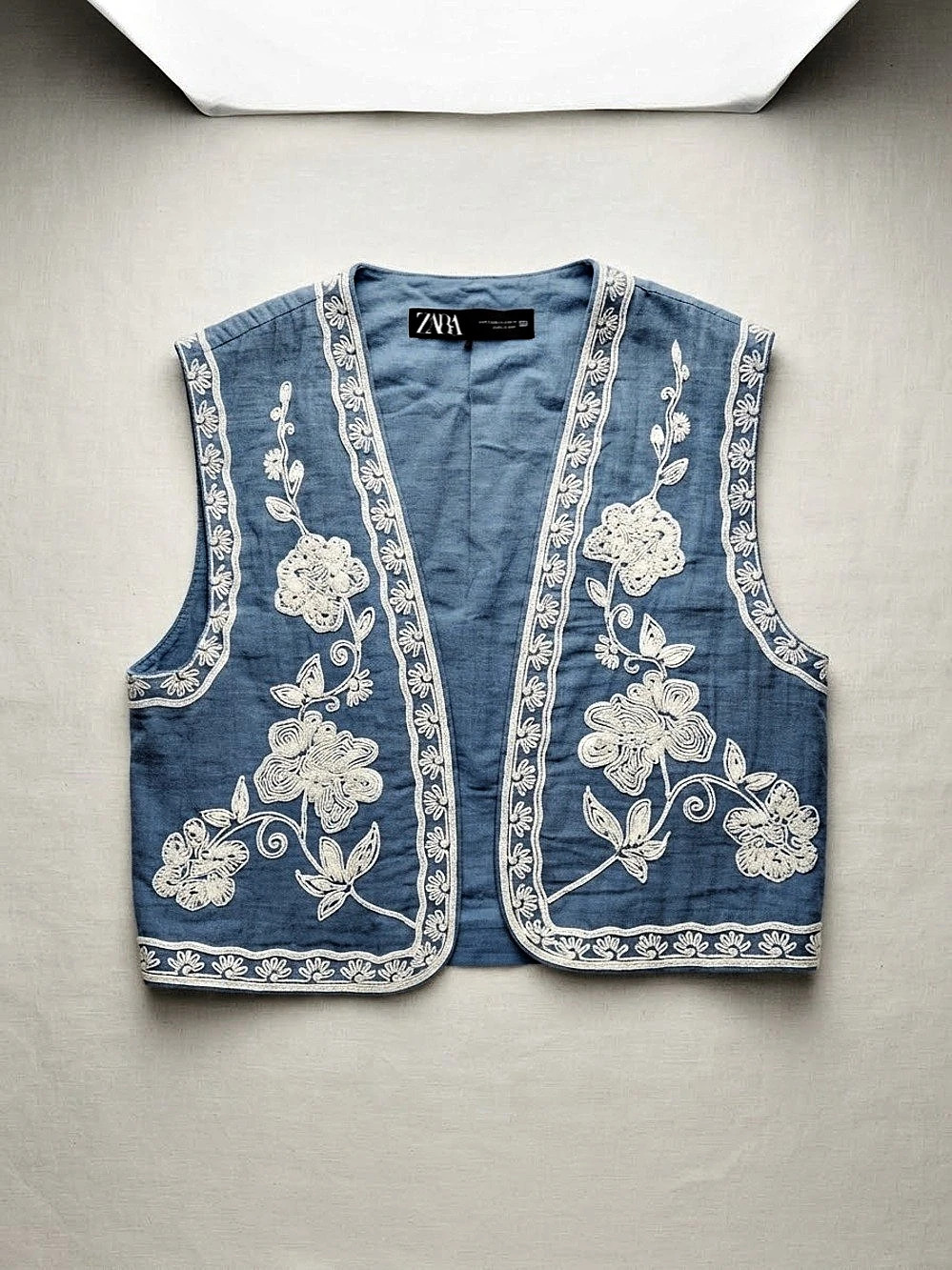 Zara Floral Embroidered Vest in Blue Size Small